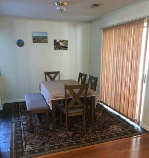 Pond view House - Snellville - 3