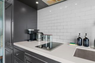 Downtown Toronto Condo with Gym & Subway Access - Toronto - 3