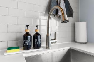 Downtown Toronto Condo with Gym & Subway Access - 2