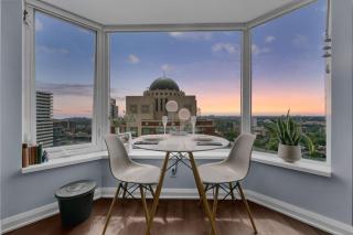 Downtown Toronto Condo with Gym & Subway Access - 7