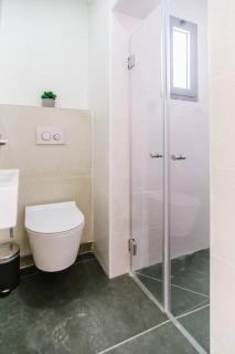 Super-Star 3BR Private Parking ! - Tel Aviv - 1