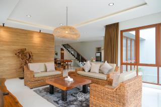 Asmaya Hill View Villa 7 bedrooms with a private swimming pool - Bandung - 0