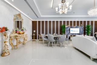 Grandeur Penthouse with beach access & Palm views - 3