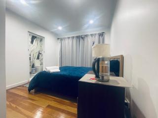 Affordable Ensuite, Handy Location - 4