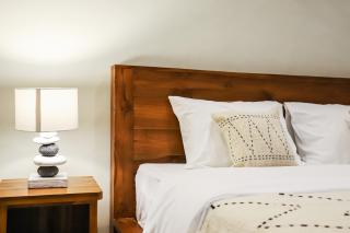 Modern Room w/ Desk, Office Chair & Kitchenette /3 - Ubud - 4