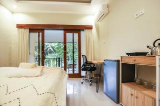 Modern Room w/ Desk, Office Chair & Kitchenette /3 - Ubud - 8