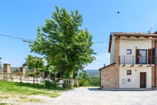 Angolo sui vigneti - Serralunga d'Alba - 1