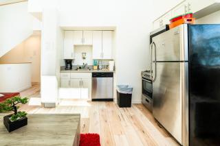 Modern Three Bedroom Loft with 3 Levels sleep 10 ppl in Hollywood - Los Ángeles - 5