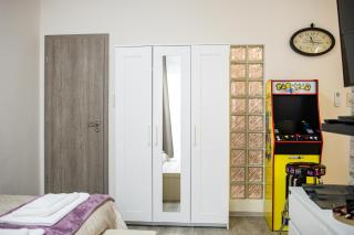 Galaxy Apartement Lift Parking - 1