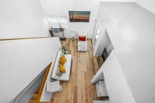 Chic 2 Bedroom 2 Bathroom 3 Level Loft Style Condo by Hollywood Free Gated Parking Full kitchen - 7