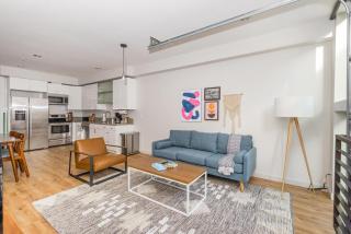 Blueground Fremont lots of light nr canal park SEA-706 - 8