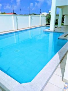 Roma Stays - 1 bedroom at Seville Residency with Swimming pool behind Go-Cart near Sarova - Mombassa - 0