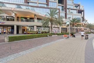 FIRST CLASS 1BR Modern Comforts with Pool View - Dubai - 7