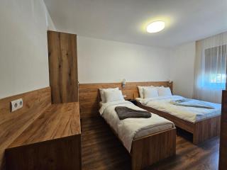 Hostel PREMIUM - Derventa - 2