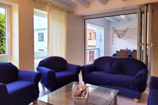 Charmante Ferienwohnung mit Terrasse - nur 50m zum Strand mit eigenem Parkplatz und Fahrradunterstellmöglichkeit - Sierksdorf - 3