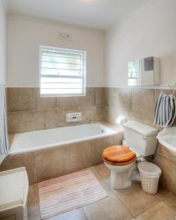 Mermaid Rock Cottage - 2