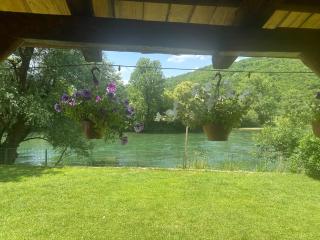 "River paradise" Vikendica sa bazenom, ladarom i kaminom na samoj obali Vrbasa Banja Luka - Banja Luka - 8