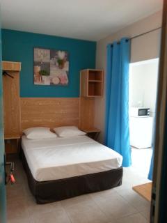L'ANNEXE 66 , Saint Denis Centre Ville , à 200 m de la Rue Piétonne , du Petit Marché et du Leader Price , sur une rue calme, PARKING GRATUIT sur la rue - Saint-Denis - 0