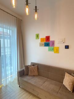 Picturesque Old Town Apartment with Charming Balcony - Kaunas - 9