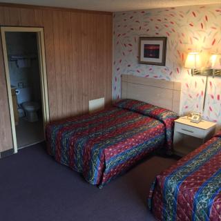 MacThrift Motor Inn - 9