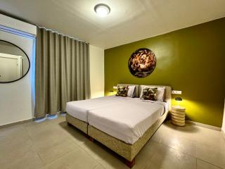 # Blue Bay Beach - Ocean View Apartments - FULLY AIR CONDITIONED # - Blue Bay - 3