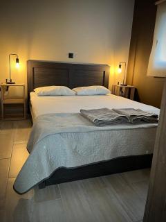 Joannas Airport Luxury Rooms - Artemida - 7