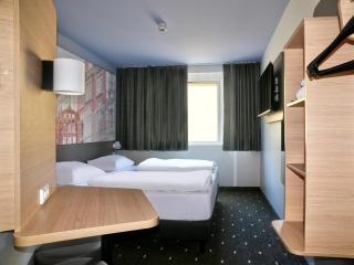 B&B HOTEL Bielefeld-City - Bielefeld - 9