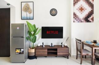 Furnished Studio In Eagle Heights, Sports City - Dubai - 9