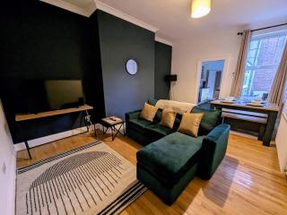 Comforting 2 Br Flat For Workers, Friends & Family - South Shields - 0