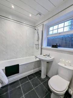 Comforting 2 Br Flat For Workers, Friends & Family - South Shields - 1