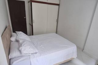 Quarto e sala a uma quadra da praia Copacabana posto 02 - 7