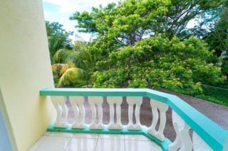 Spacious room in villa near beach - Runaway Bay - 6