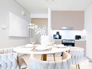 Amazing stay at Dubai creek with Balcony & View - 4