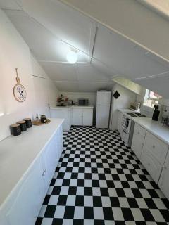 Cozy 2 bedroom apt with views - 8
