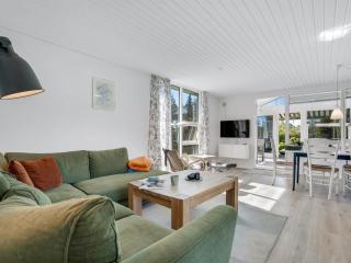 Holiday Home Stina - 600m from the sea by Interhome - 3