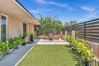 Estelo's Place - Modern townhouse with King bed, only 5 min from the Airport! - Miami - 9