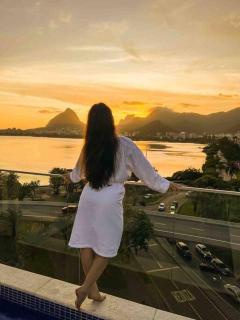 Cobertura Estilosa com Vista Linda e Privacidade - 8