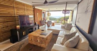 4 Dolphin Views La Mercy Luxury Beachfront Apartment with Private Swimming Pool - La Mercy - 2