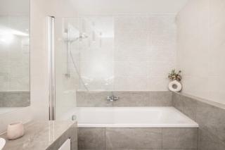 Manufaktura Residence - Apartament z Garażem Podziemnym i Dwoma Łazienkami - Łódź - 3