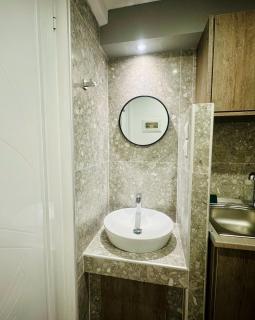 Peter's Place Studios & Suites - 1