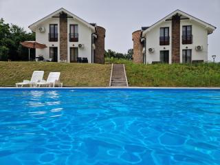 Crown house - 2
