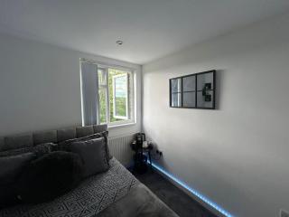 The Dugout - Double Room - Watford - 5