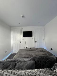 The Dugout - Double Room - Watford - 4