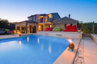 Villa ARtIEN with swimming pool - 9