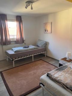 Monteurwohnung mit 4 Schlafzimmer, Küche, Wifi,Parken frei, nähe Bayreuth - - 2
