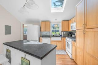 Cottage Oasis by Lake with Kayaks Fire Pit and a Huge Yard - Dennis - 8