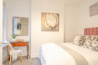 Fabulous New 1 Bedroom Ground Floor Flat - 9