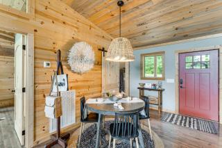 2 Decks, Grill, Hot Tub Mountain Cabin in Murphy - 5