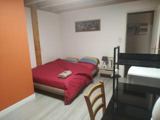 Chambre avec salle d'eau et toilette privées - Léognan - 5