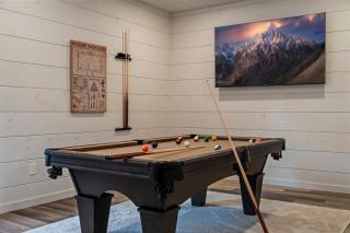 Indoor Pool Game room Hot Tub 10Mi to Great Smoky - 6